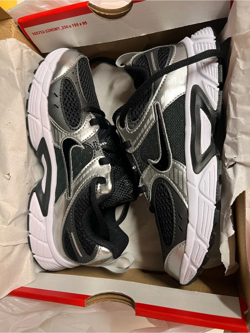 Nike Little Kids V5 RNR Sneakers - Black & Silver